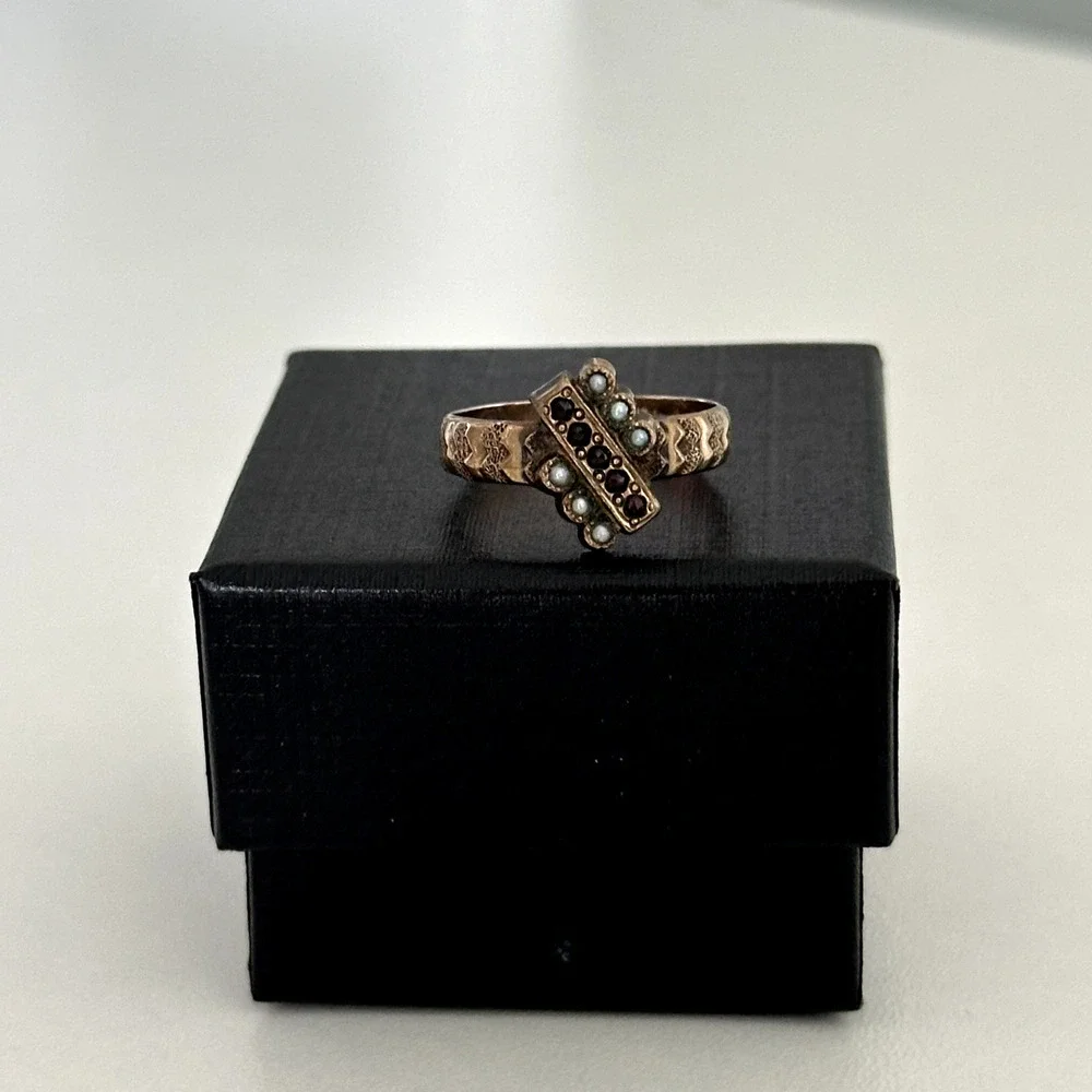Antique Victorian 14K Yellow Gold Garnet & Seed Pearl Ring Size 6